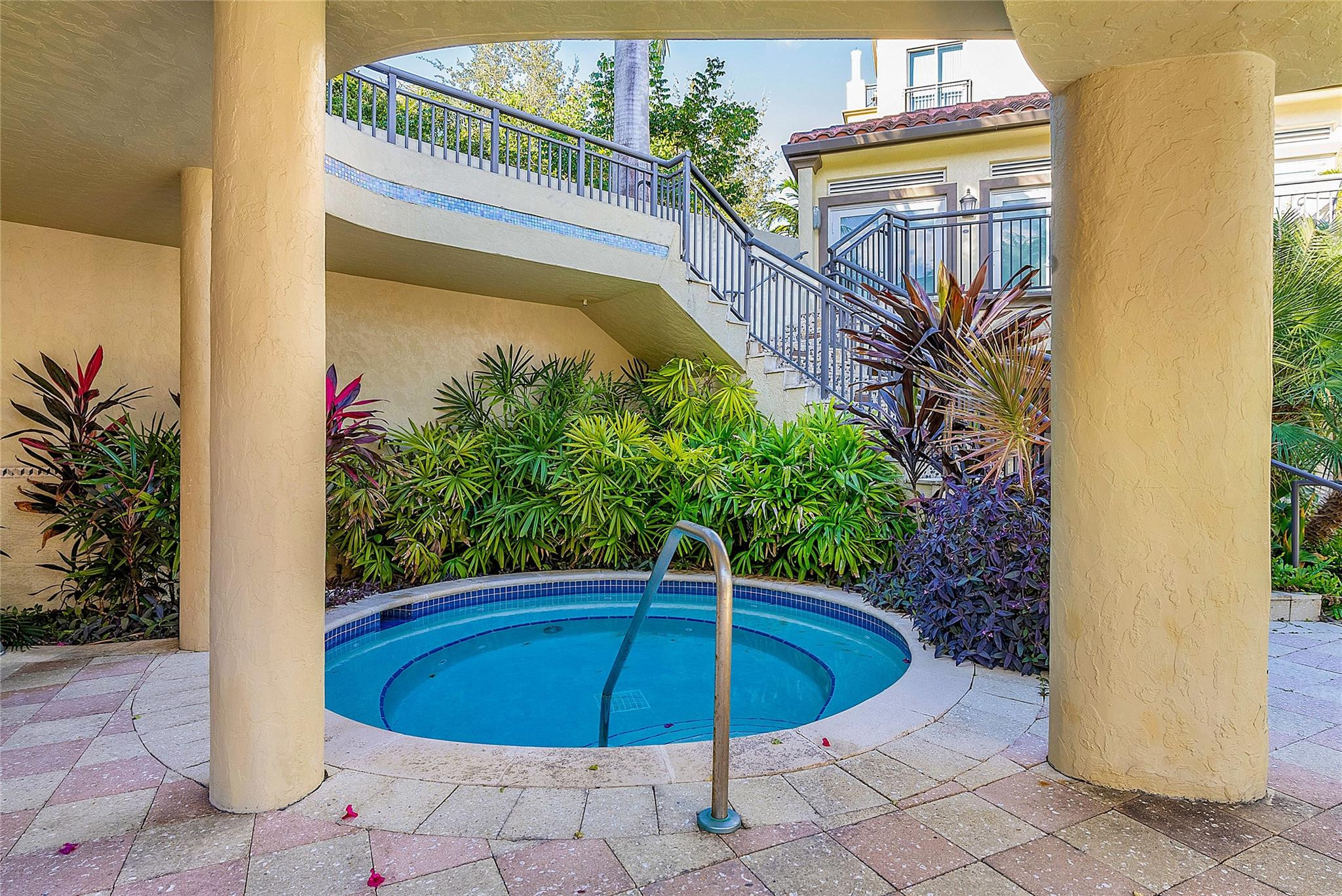 2631 NE 14th Ave 303