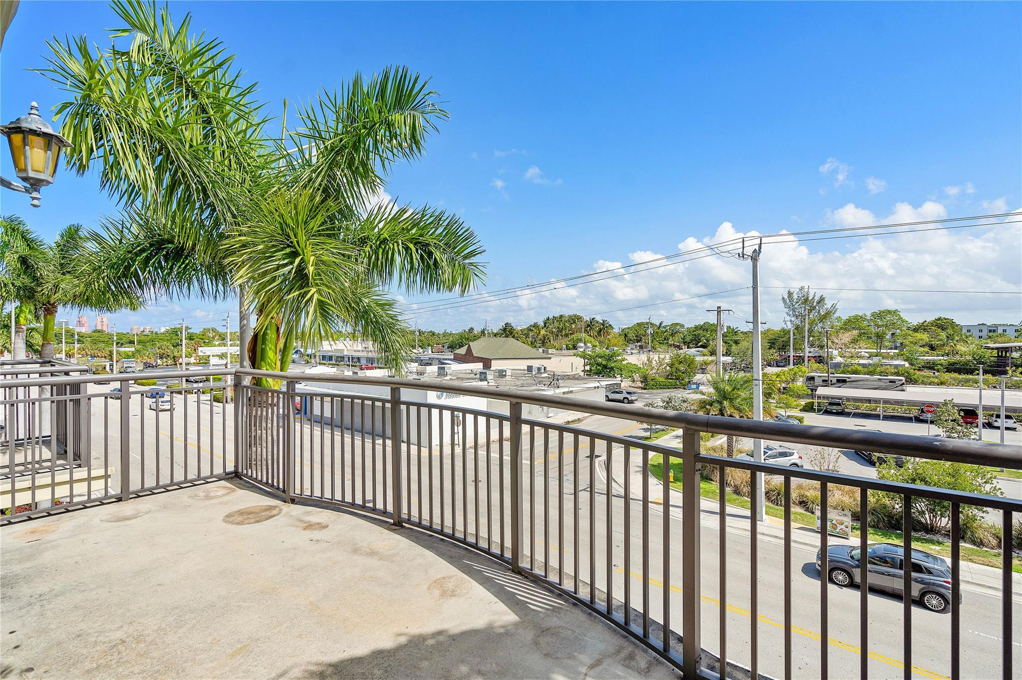 2631 NE 14th Ave 303