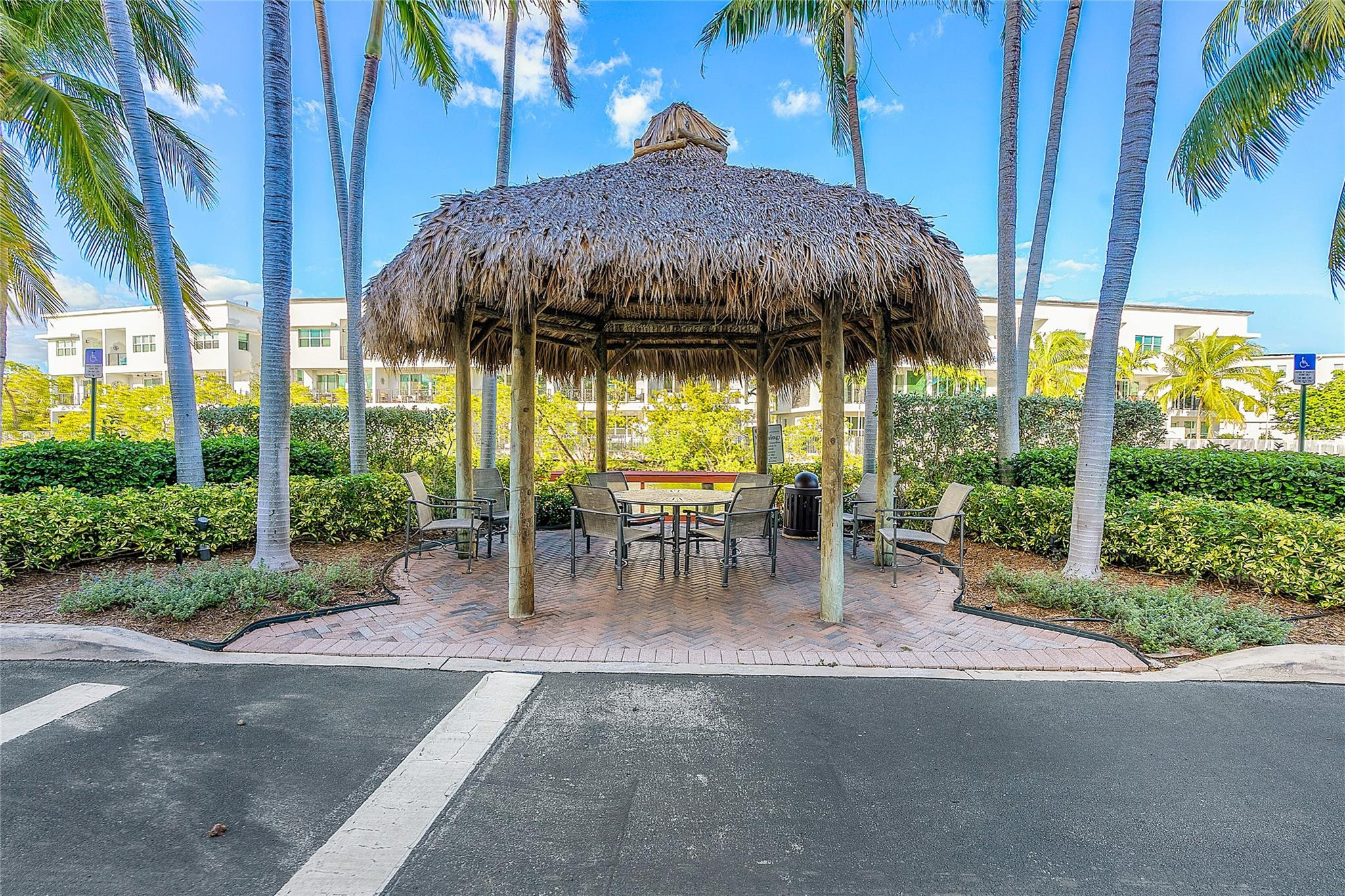 2631 NE 14th Ave 303