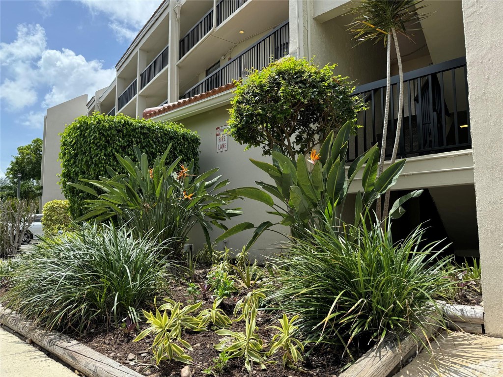 118 Lake Emerald 105