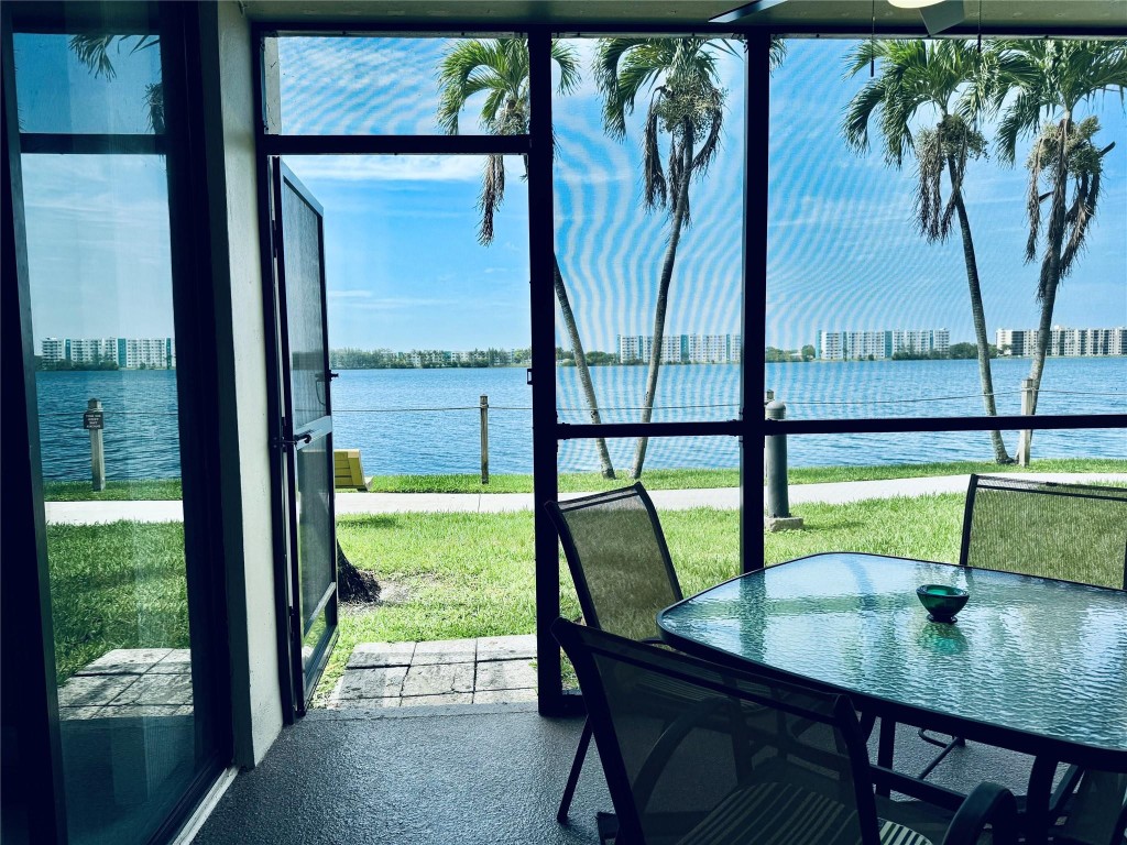 118 Lake Emerald 105