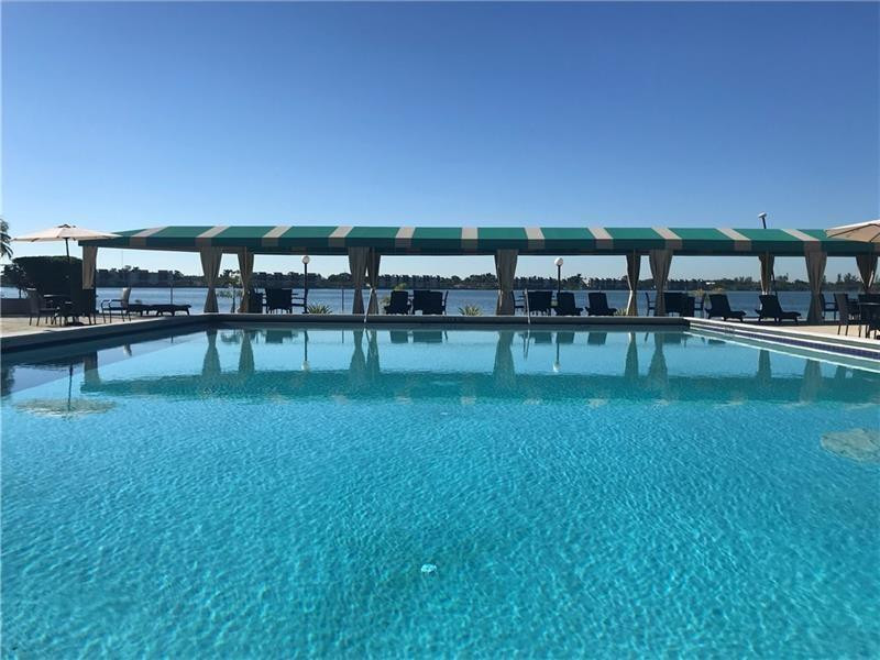 118 Lake Emerald 105