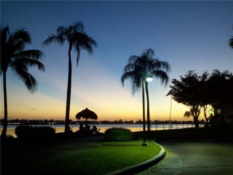 118 Lake Emerald 105