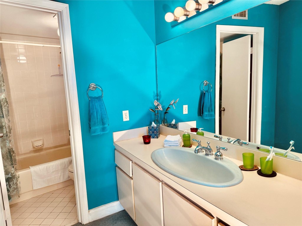 118 Lake Emerald 105