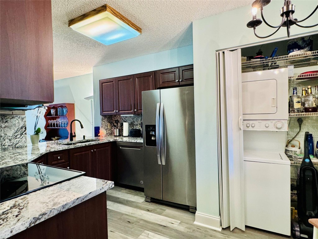 118 Lake Emerald 105