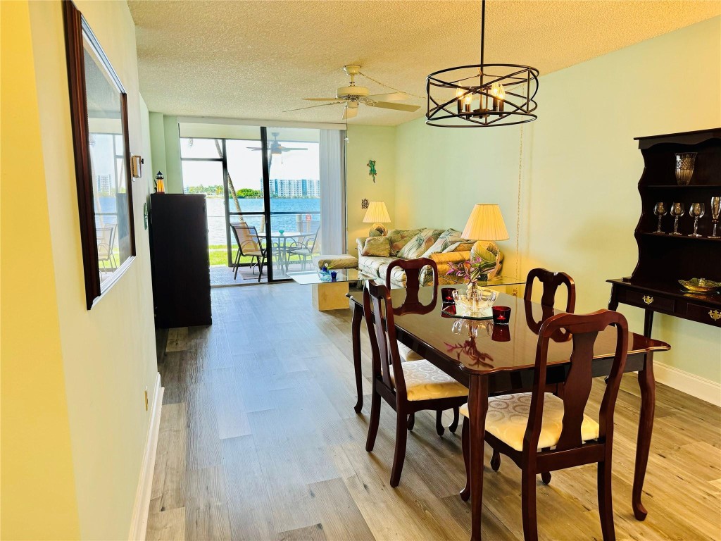 118 Lake Emerald 105