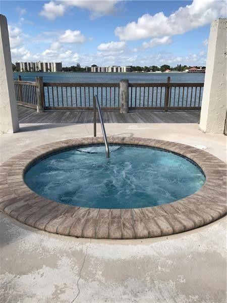 118 Lake Emerald 105