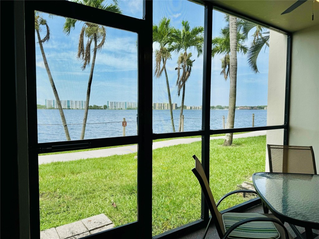 118 Lake Emerald 105