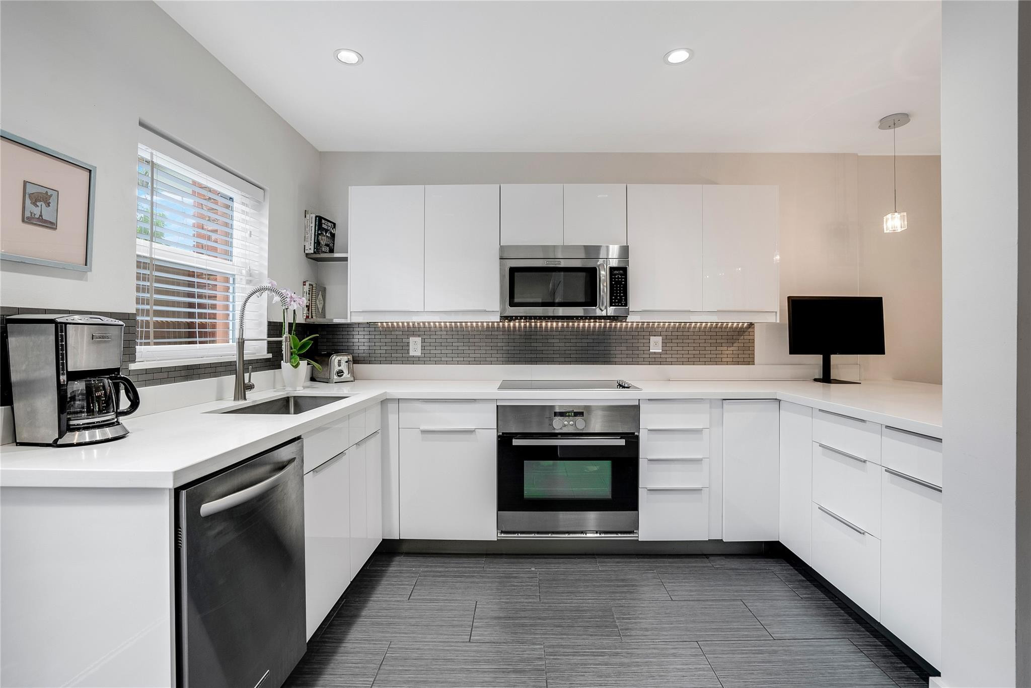 19 NE 20th Ct 4A