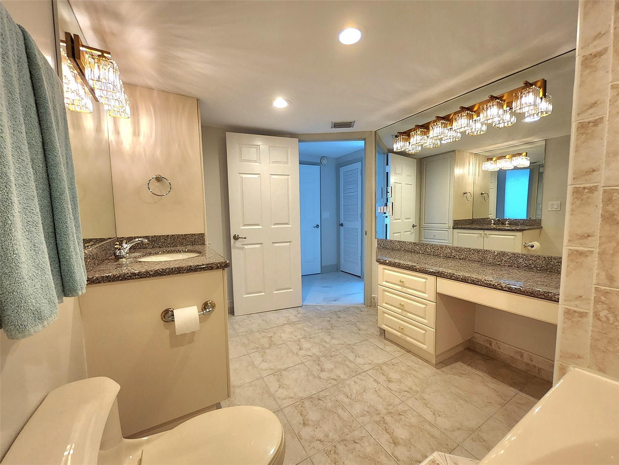 2715 N Ocean Blvd 15C