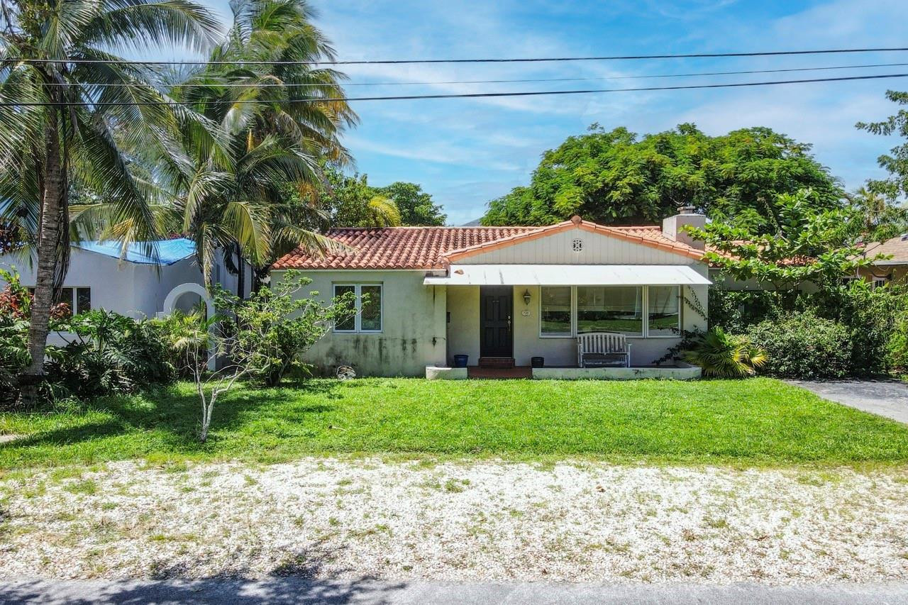 735 NE 17th Ter