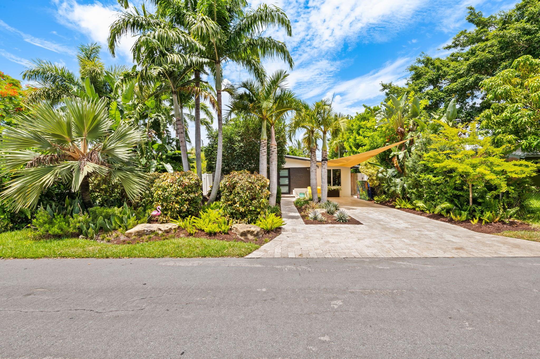1637 NE 17th Way