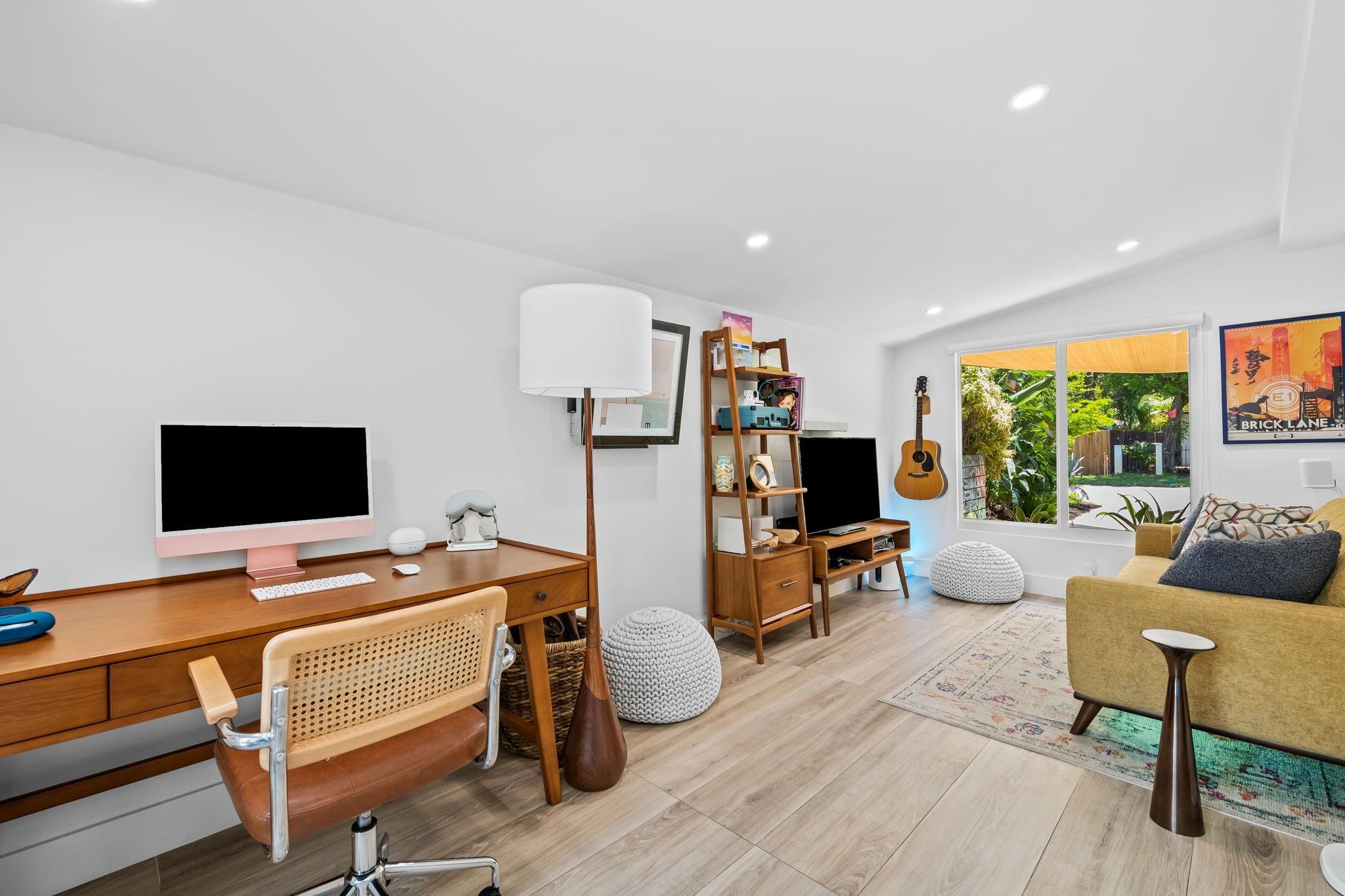 1637 NE 17th Way