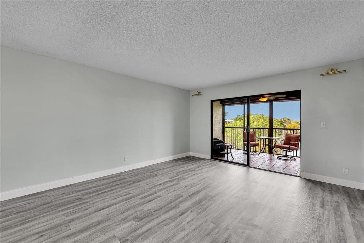 2112 S Cypress Bend Dr 508