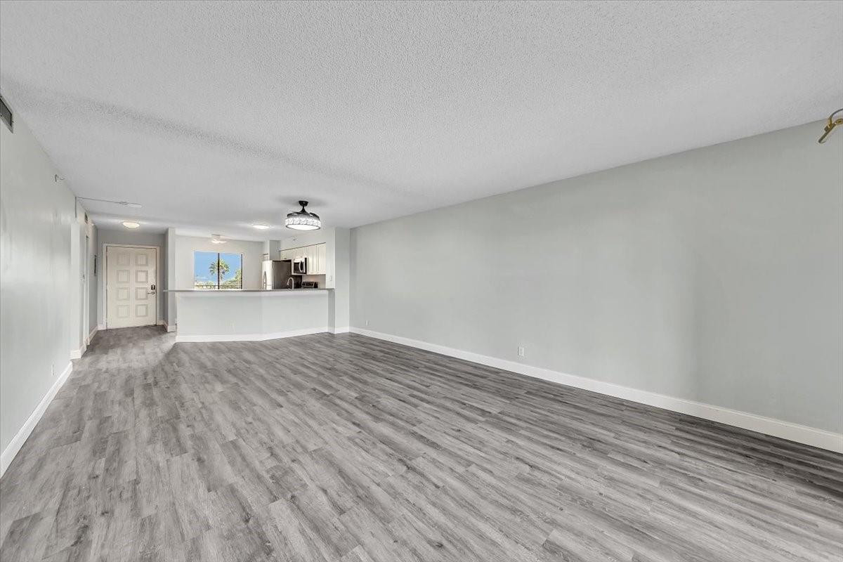 2112 S Cypress Bend Dr 508