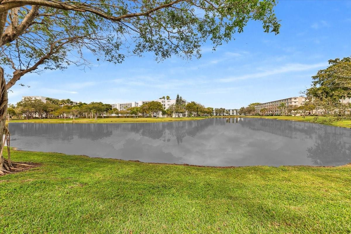 2112 S Cypress Bend Dr 508