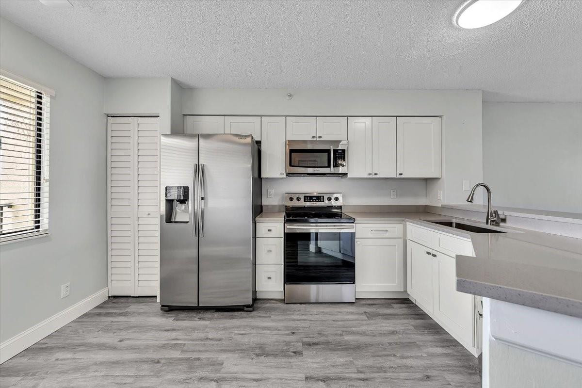 2112 S Cypress Bend Dr 508