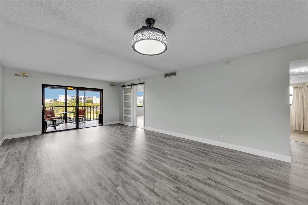 2112 S Cypress Bend Dr 508