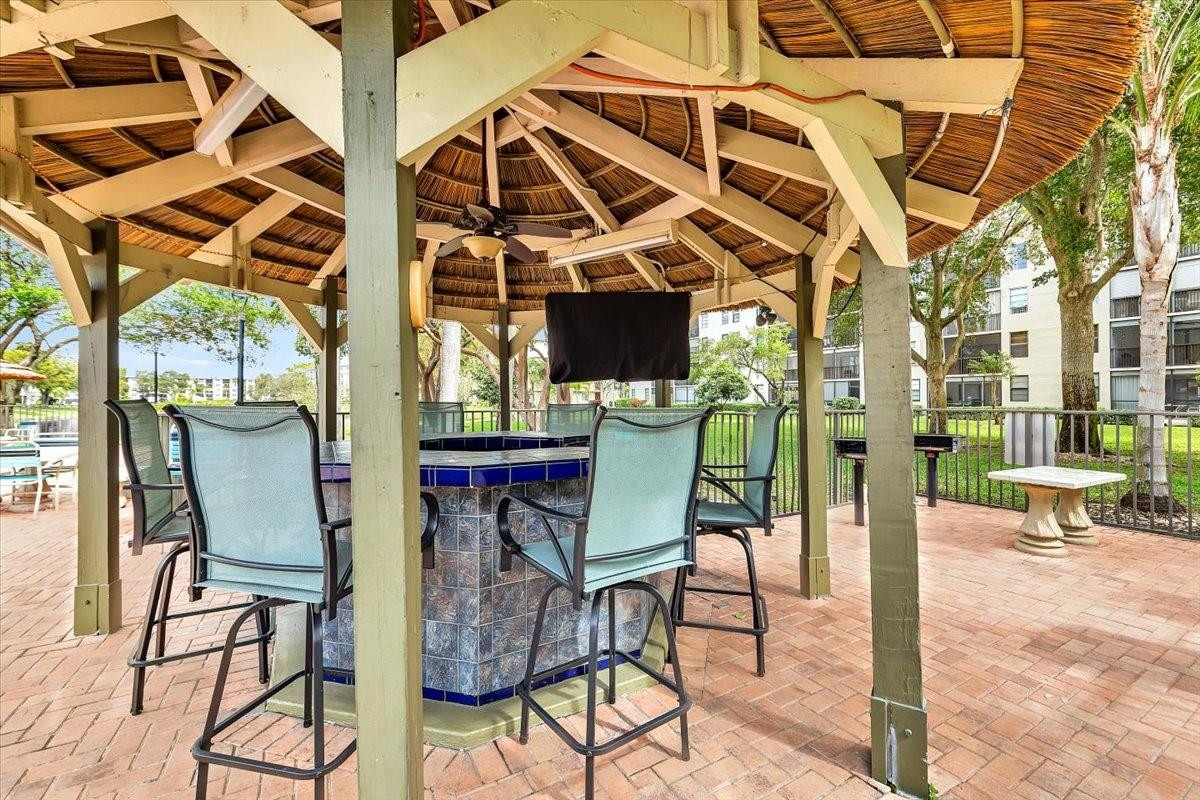 2112 S Cypress Bend Dr 508