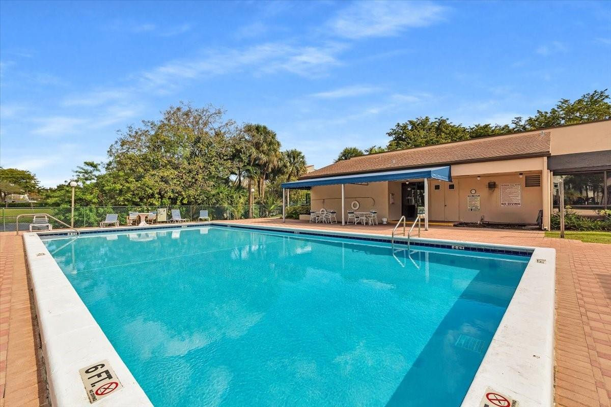 2112 S Cypress Bend Dr 508