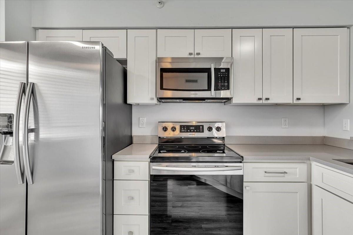 2112 S Cypress Bend Dr 508