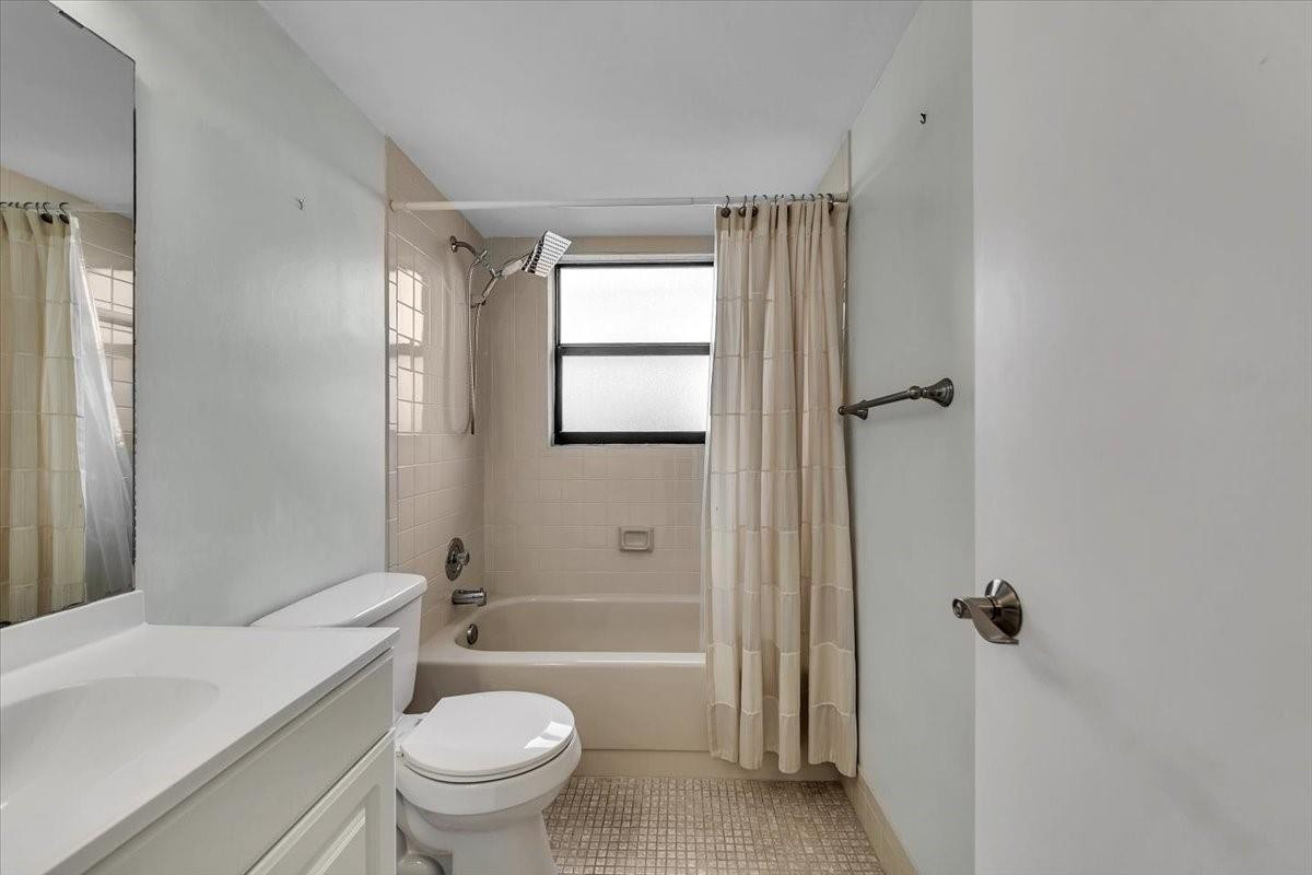 2112 S Cypress Bend Dr 508