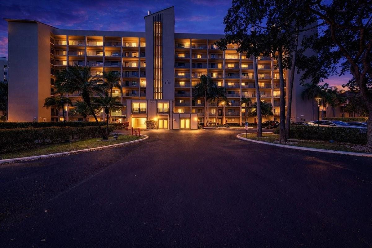 2112 S Cypress Bend Dr 508