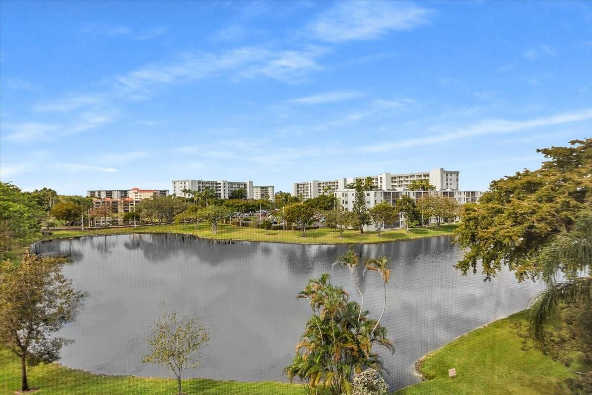 2112 S Cypress Bend Dr 508