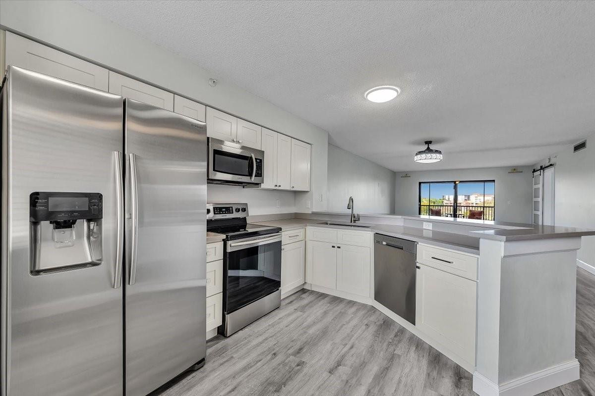 2112 S Cypress Bend Dr 508