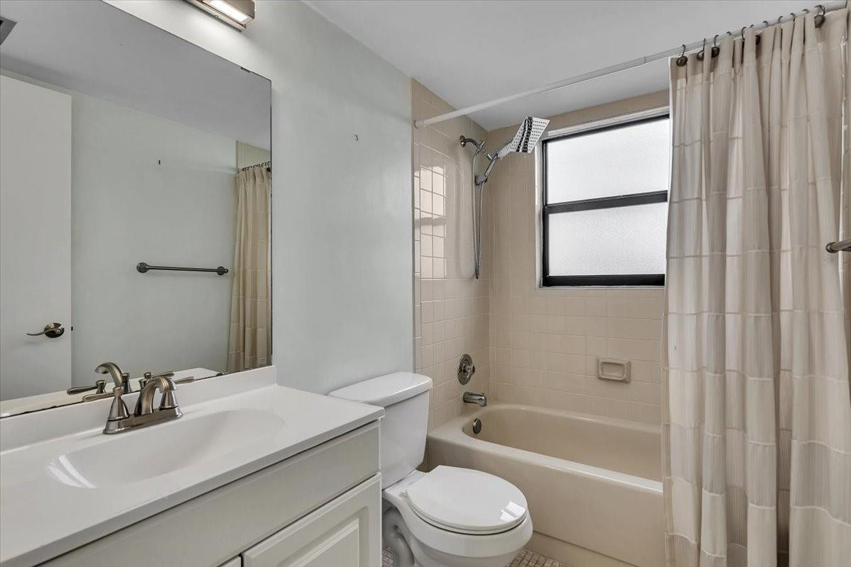 2112 S Cypress Bend Dr 508