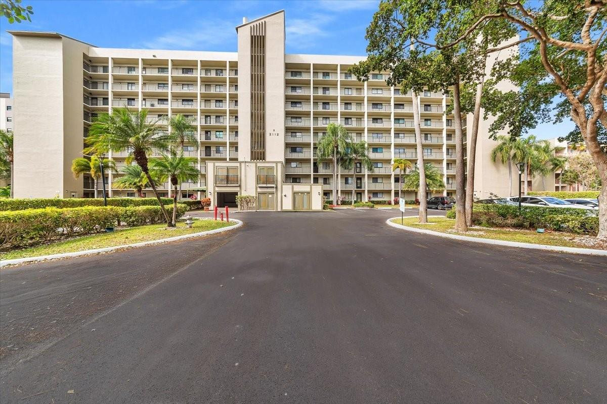 2112 S Cypress Bend Dr 508