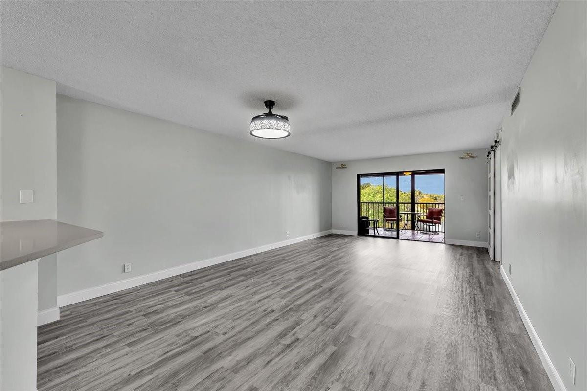 2112 S Cypress Bend Dr 508