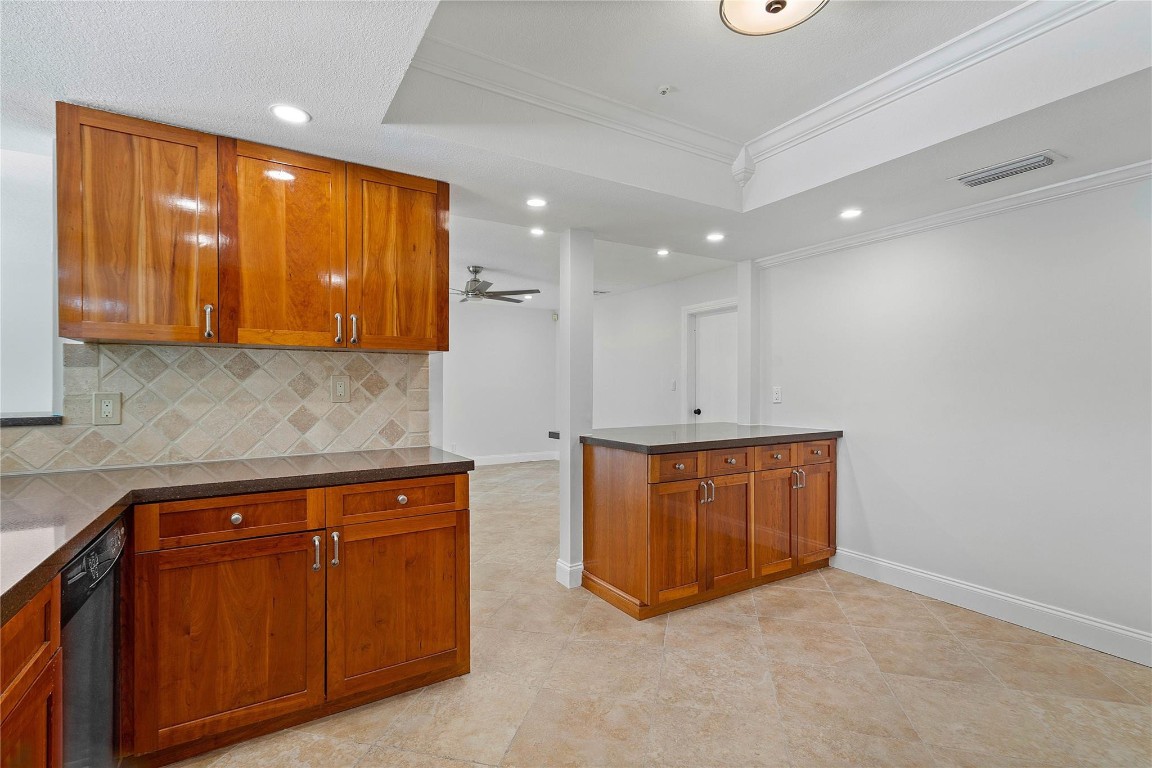 5206 Cleveland Street, Hollywood