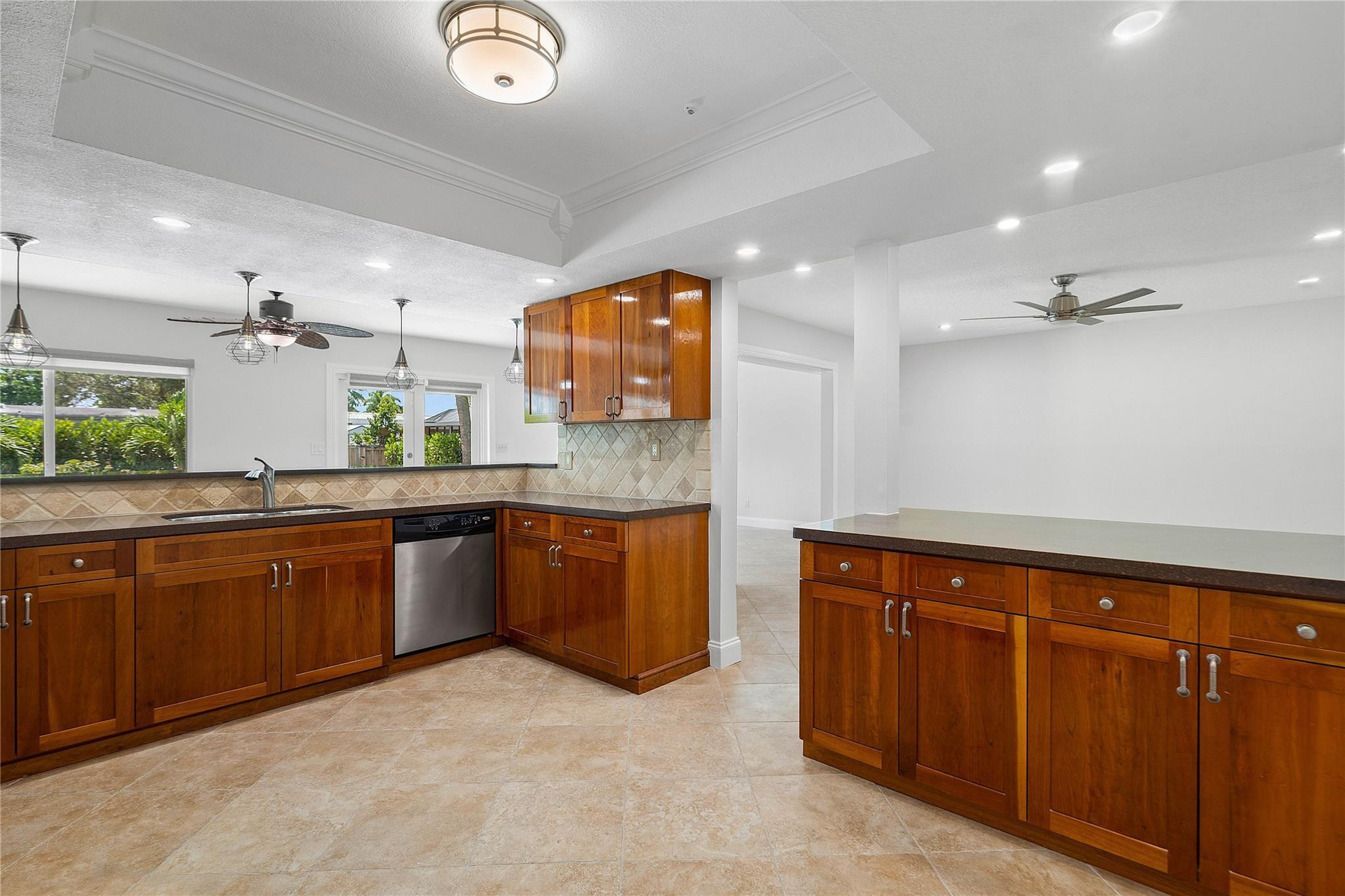 5206 Cleveland Street, Hollywood