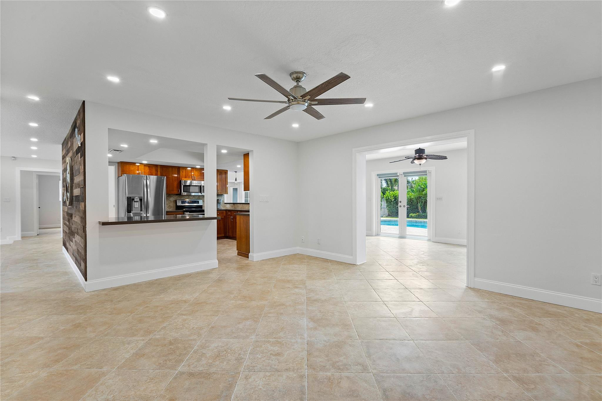 5206 Cleveland Street, Hollywood