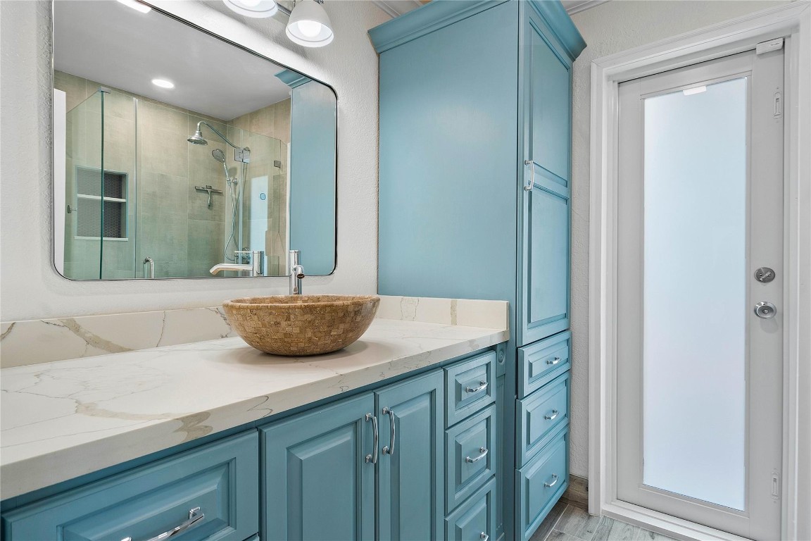 5206 Cleveland Street, Hollywood