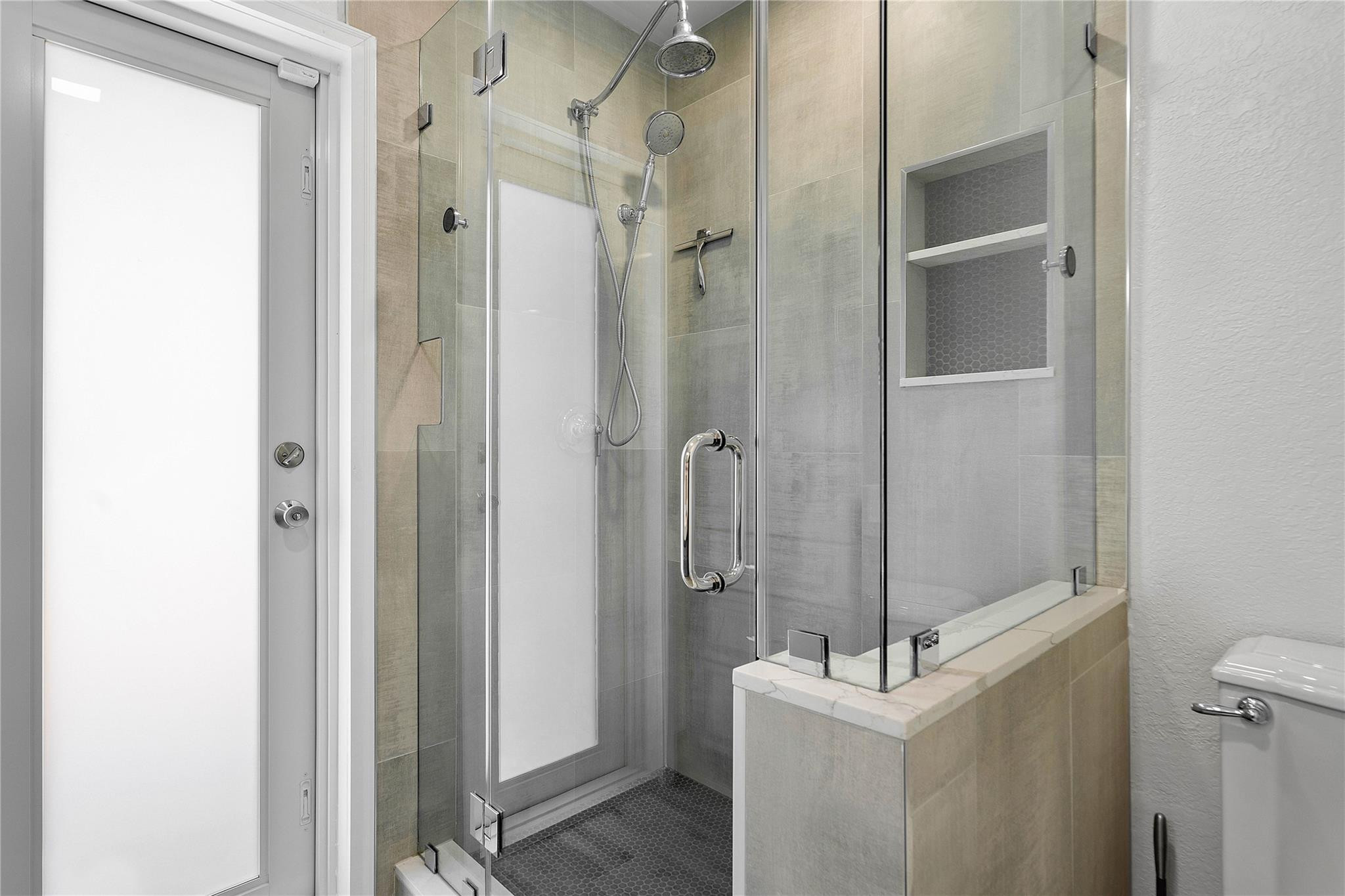 5206 Cleveland Street, Hollywood