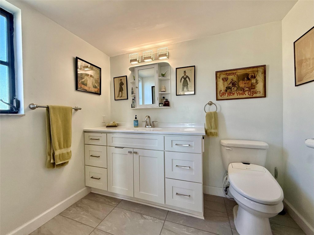 2112 S Cypress Bend Drive 508