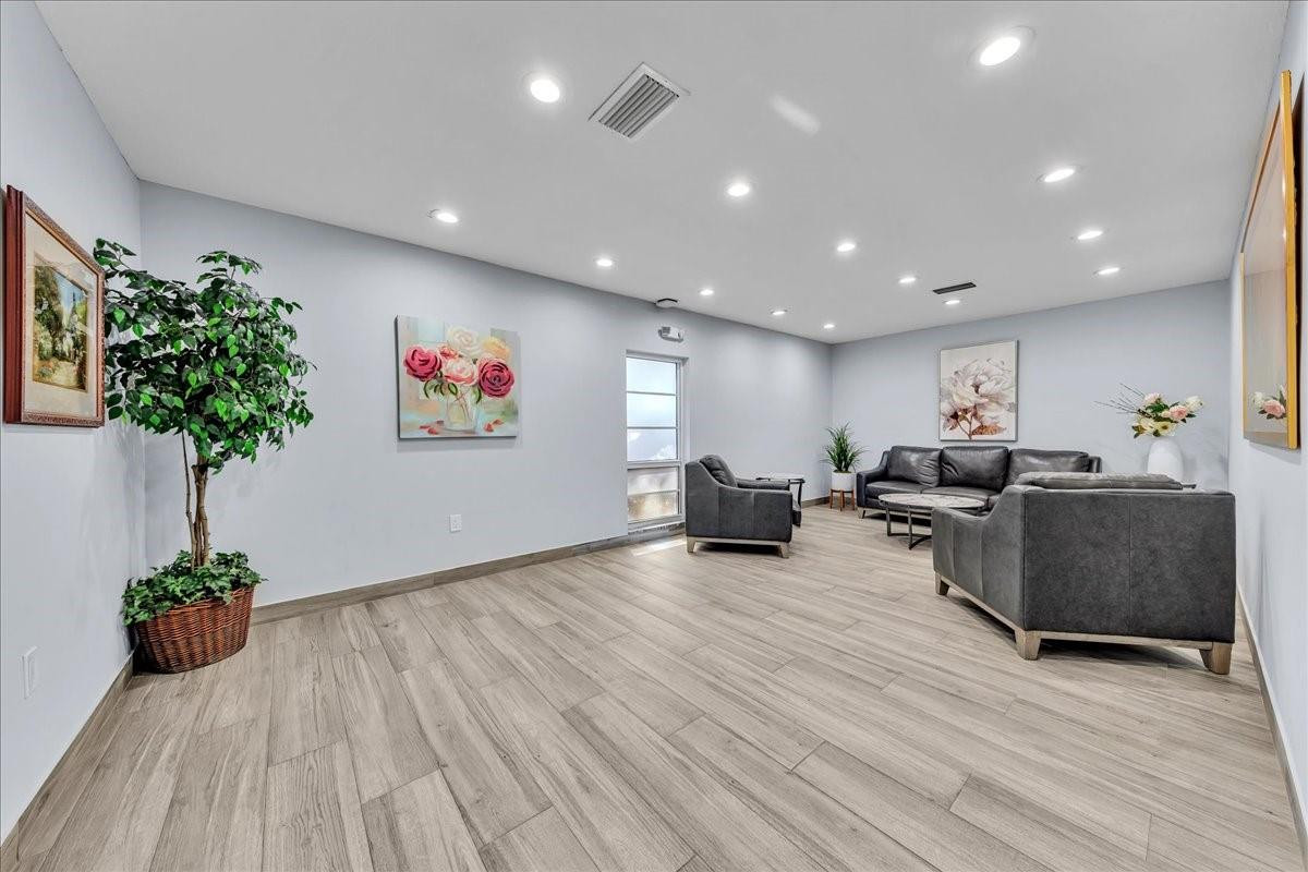 3520 Oaks Way 306