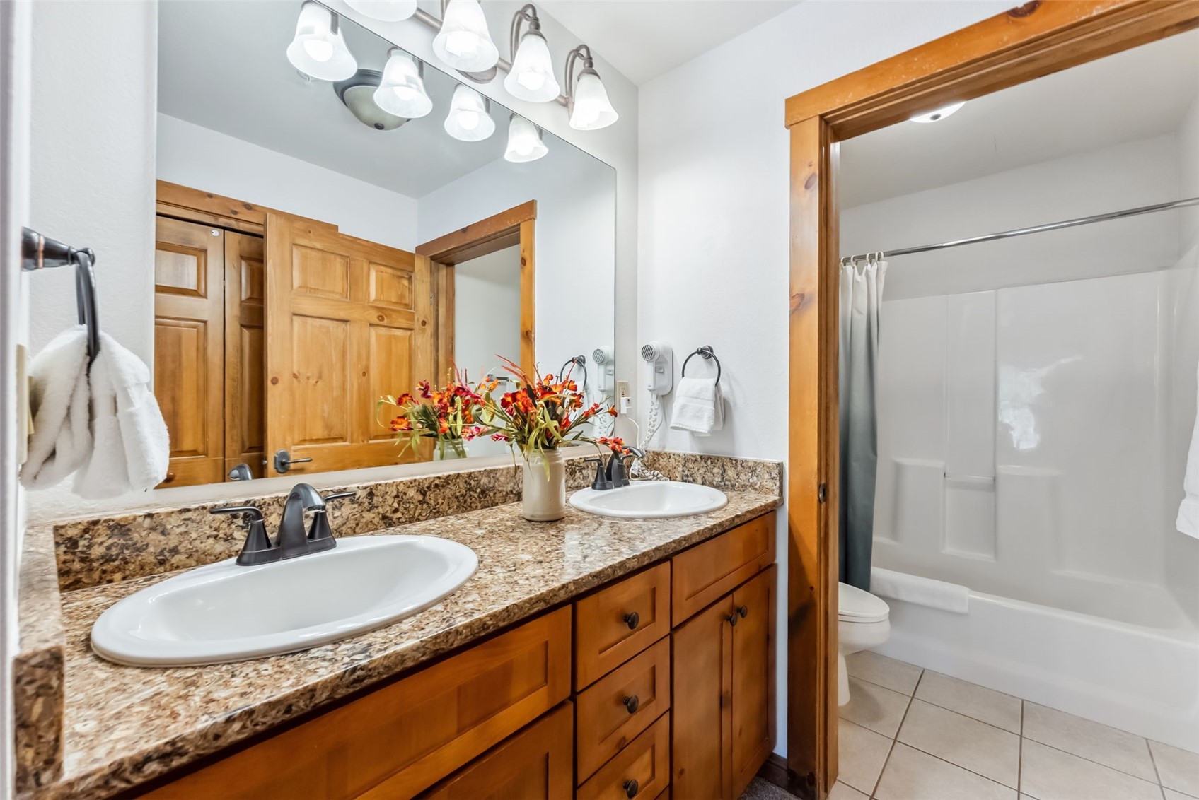 17 Lake Ridge CIRCLE 1826