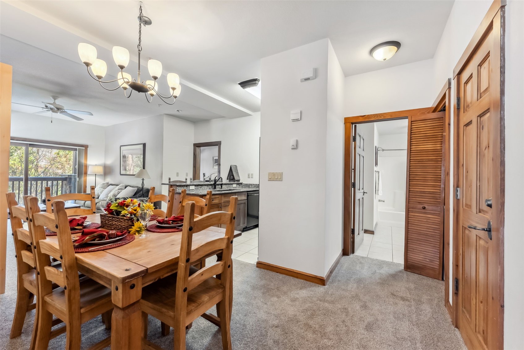 17 Lake Ridge CIRCLE 1826