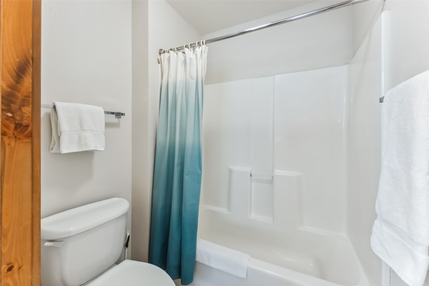 17 Lake Ridge CIRCLE 1826