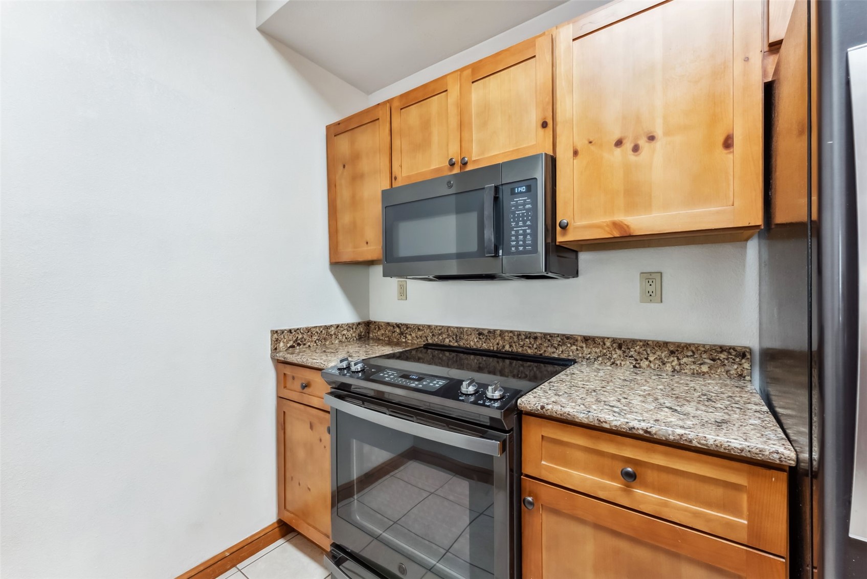 17 Lake Ridge CIRCLE 1826