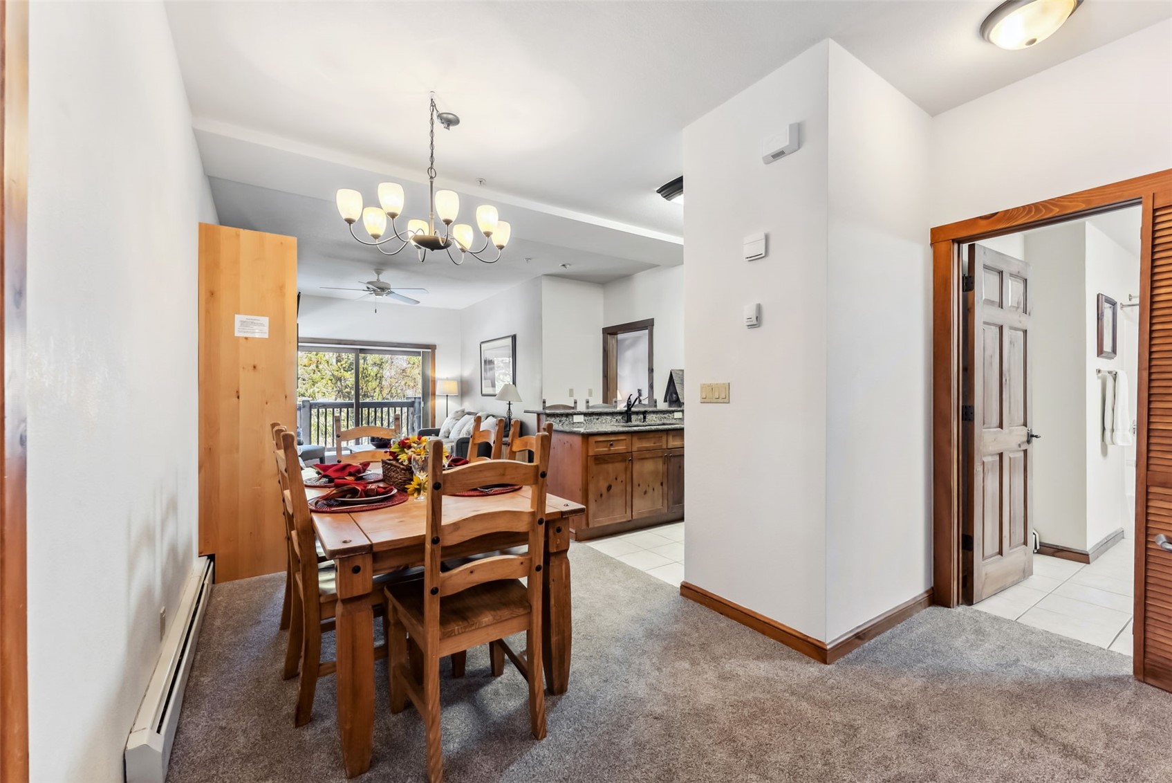 17 Lake Ridge CIRCLE 1826
