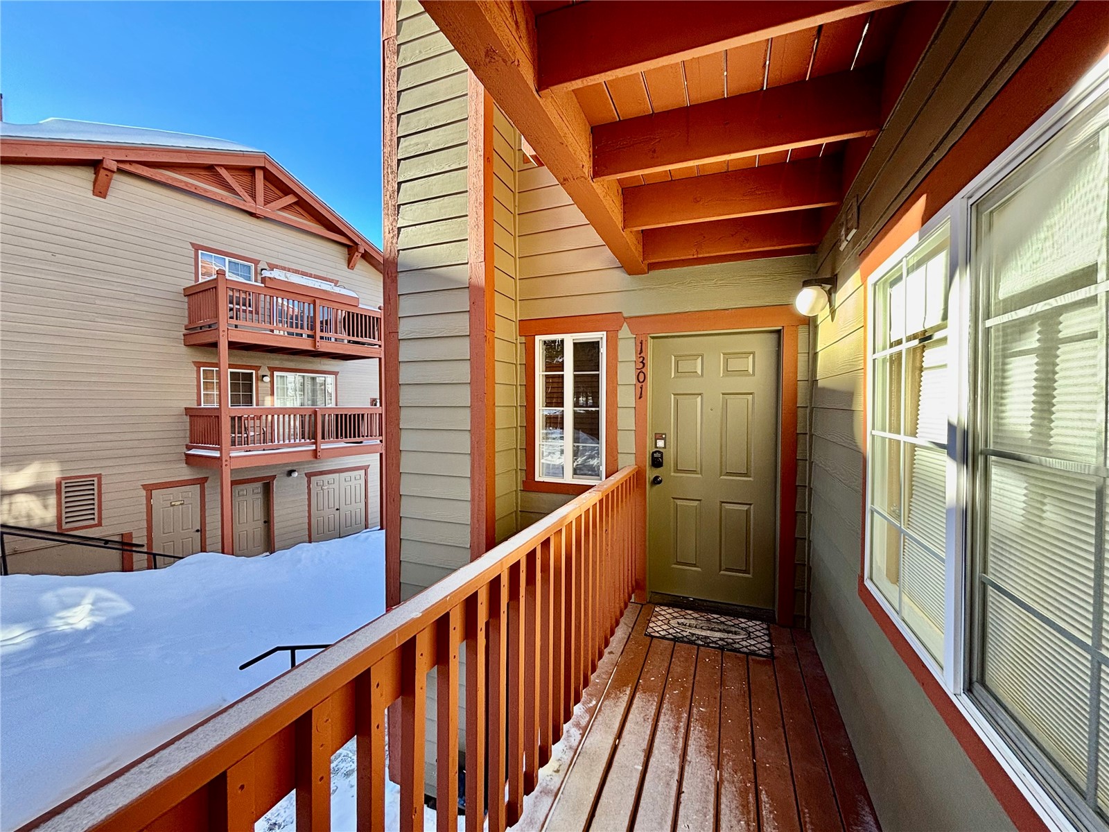 183 Pelican CIRCLE 1301