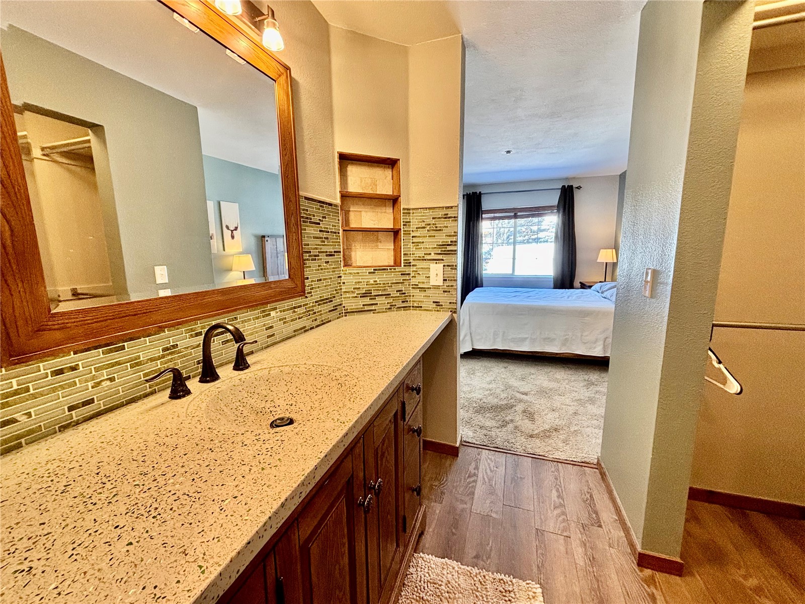 183 Pelican CIRCLE 1301