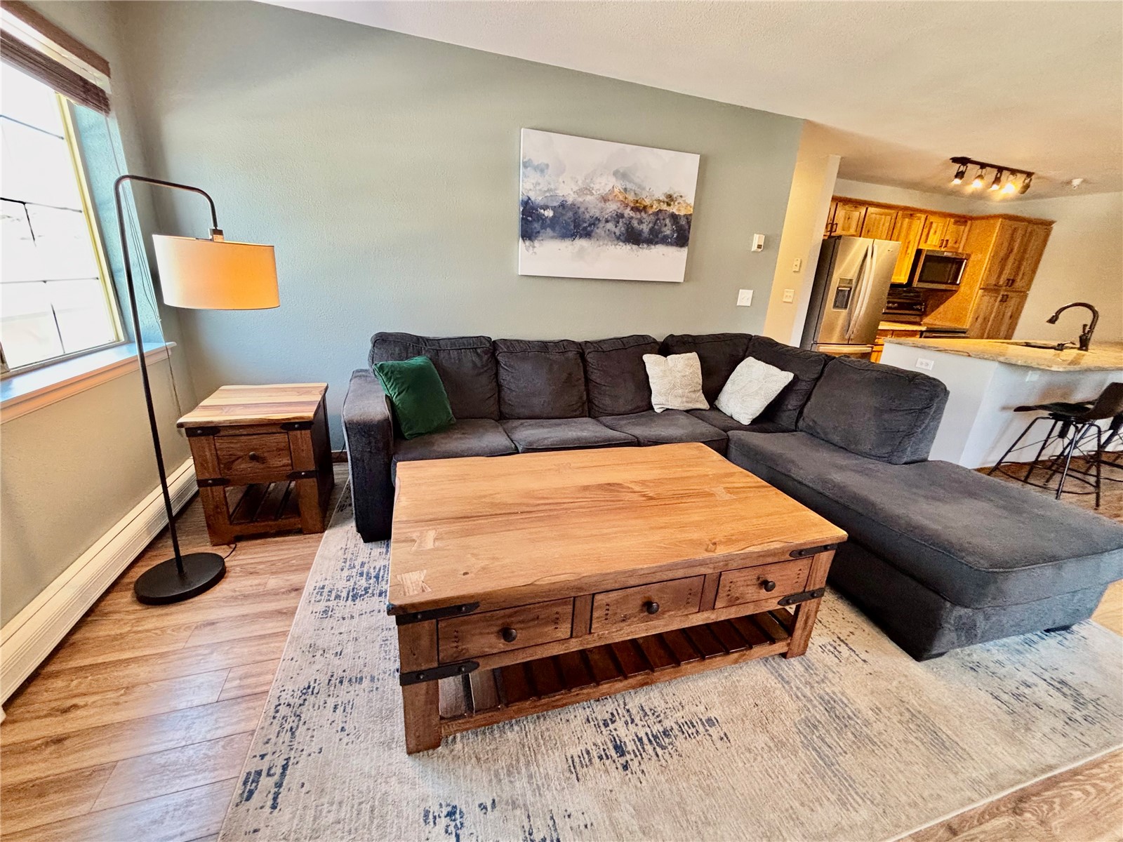 183 Pelican CIRCLE 1301