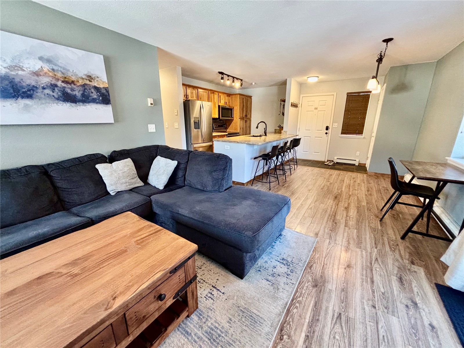 183 Pelican CIRCLE 1301