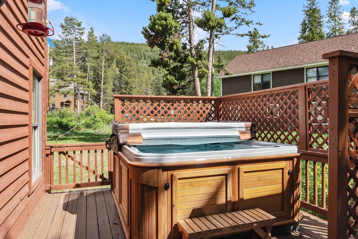 112 Grey Squirrel LANE