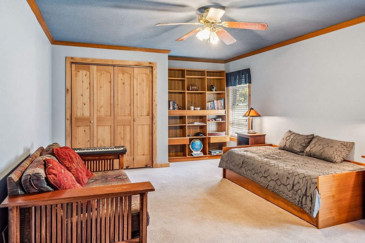 112 Grey Squirrel LANE